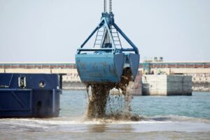 Top Benefits of Choosing Dredging Equipment Rental Over Buying